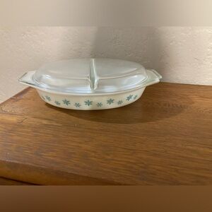 Vintage Pyrex blue snowflake divided 2 compartment ceramic dish lid 1-1/2 quart